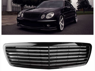 Front Grill Black Mercedes W211 foto 2