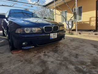 BMW 5 Series foto 3