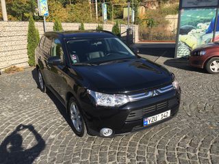 Mitsubishi Outlander foto 1