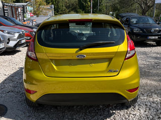 Ford Fiesta foto 8