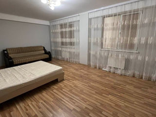 Apartament cu 2 camere, 83 m², Botanica, Chișinău foto 8