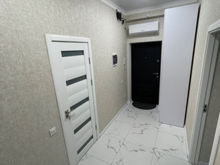 Apartament cu 2 camere, 59 m², Botanica, Chișinău foto 2