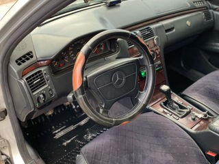 Mercedes E-Class foto 5