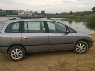 Opel Zafira foto 1