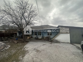 Casa de vanzare în Straseni, str. Vasile Lupu, 100m2 + 16 ari! foto 1