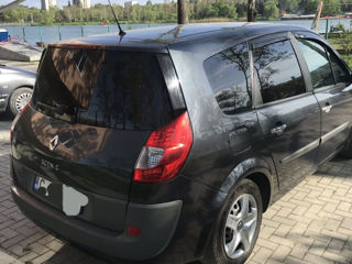 Renault Grand Scenic foto 2