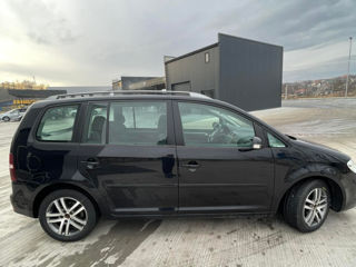 Volkswagen Touran foto 5