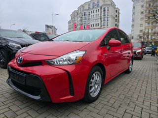 Toyota Prius v foto 3