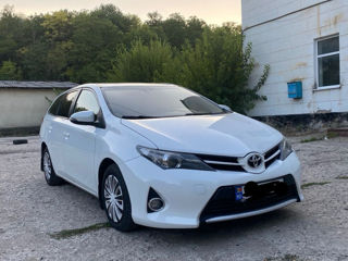 Toyota Auris foto 1