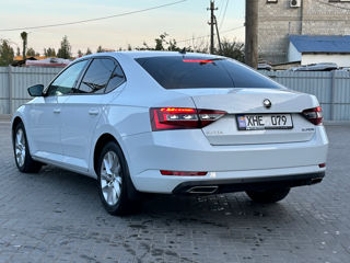 Skoda Superb foto 4