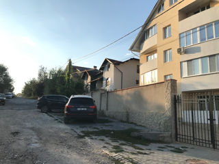 Apartament cu 2 camere, 74 m², Buiucani, Chișinău foto 2