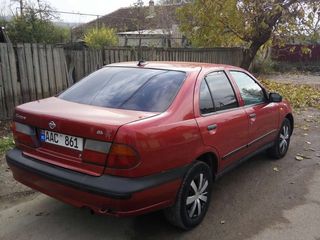 Nissan Almera foto 4