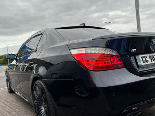 BMW 5 Series foto 6