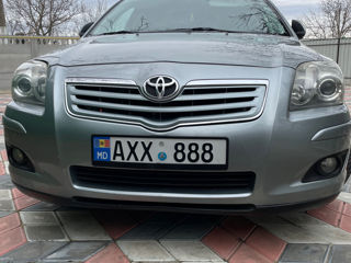 Toyota Avensis foto 1