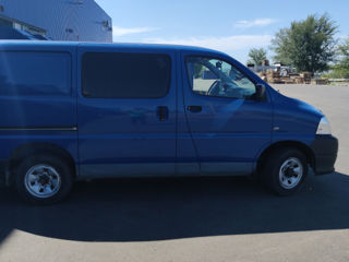 Toyota Hiace foto 3