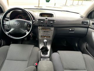 Toyota Avensis foto 5