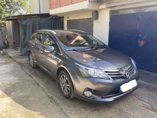 Toyota Avensis foto 5