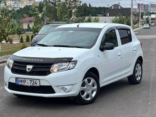 Dacia Sandero foto 2