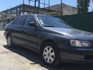 Toyota Carina foto 4