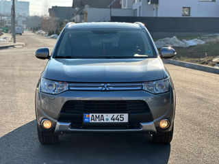 Mitsubishi Outlander foto 2