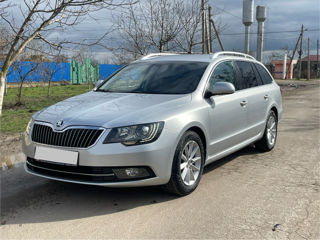 Skoda Superb foto 2