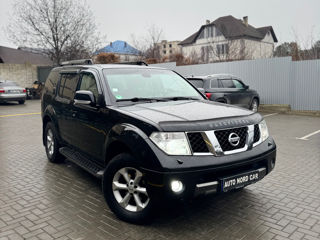 Nissan Pathfinder foto 2