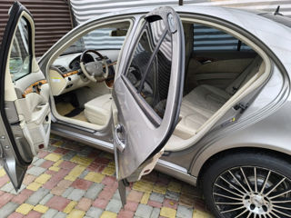 Mercedes E-Class foto 2