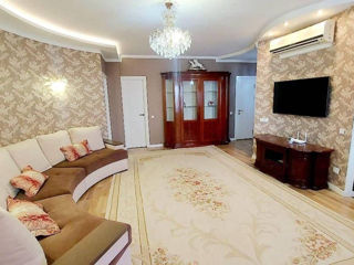 Apartament cu 2 camere, 97 m², Centru, Chișinău foto 1
