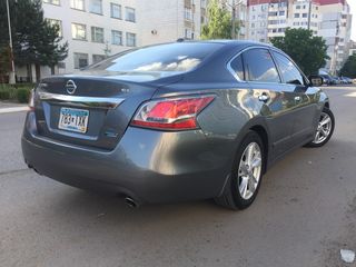 Nissan Altima foto 3