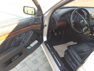 BMW 5 Series foto 4