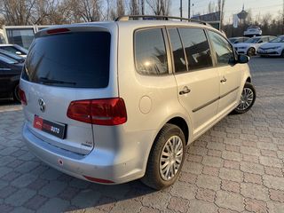 Volkswagen Touran foto 4