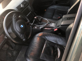 BMW 5 Series foto 2