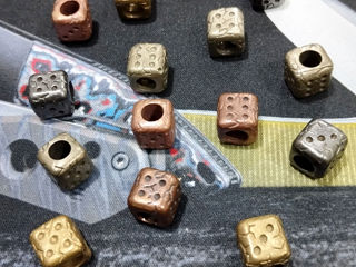 Dice beads