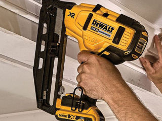 Pistol pneumatic dewalt dcn660n/пистолет гвоздезабивной аккумуляторный бесщёточный dewalt dcn660n foto 4