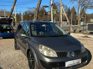 Renault Grand Scenic foto 2