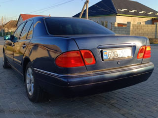 Mercedes E-Class foto 5