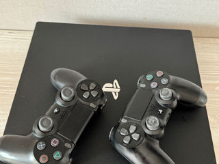 PlayStation 4 Pro foto 2