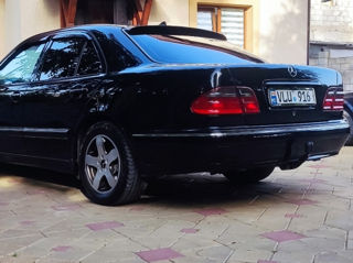 Mercedes E-Class foto 4