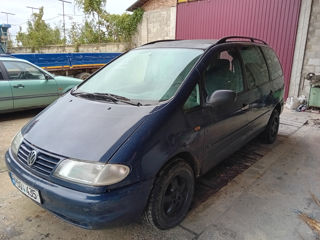 Volkswagen Sharan foto 1