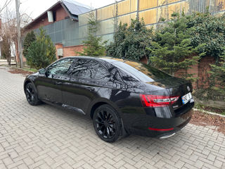 Skoda Superb foto 2