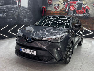 Toyota C-HR foto 2