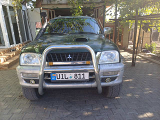 Mitsubishi L200 foto 3