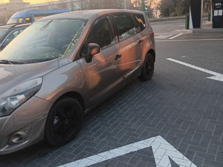 Renault Grand Scenic foto 3