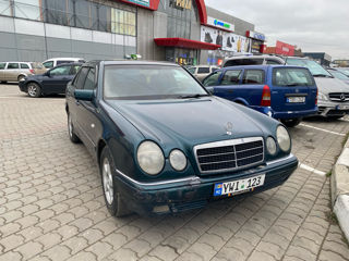 Mercedes E-Class foto 6