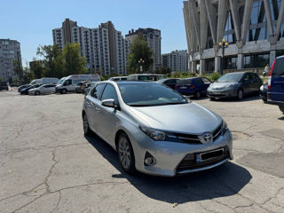 Toyota Auris foto 1