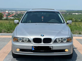 BMW 5 Series foto 3