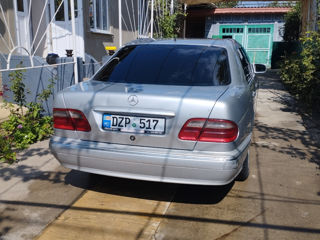 Mercedes E-Class foto 4