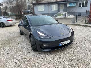 Tesla Model 3 foto 2