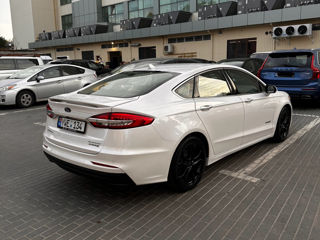 Ford Fusion foto 2