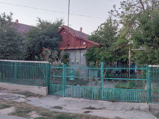 Продается дом  в центре Комрата